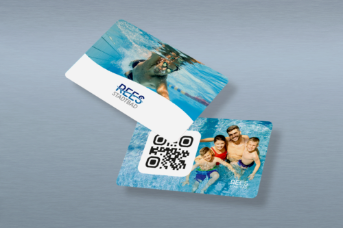 Diese Geldwertkarte ich eine sichere und kontaktlose Bezahlmöglichkeit in unserem online-Shop und an der Kasse.<div><br><div>Eine Auszahlung des Restguthabens ist nicht möglich.
</div><div><br></div><div>Bei der Bezahlung mit dem Guthaben Ihrer Geldwertkarte profitieren Sie von folgenden Rabatten:</div></div>